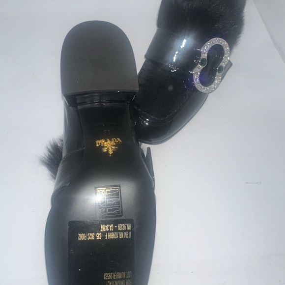 Prada - Picture 3 of 5